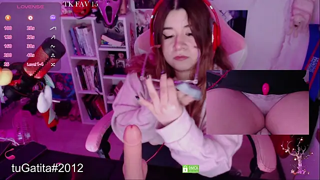 Pink girl0n online show from November 29, 7:22 am