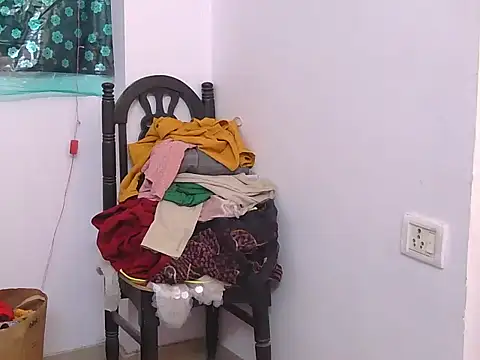 Diyaa Singh online show from March 9, 7:01 am