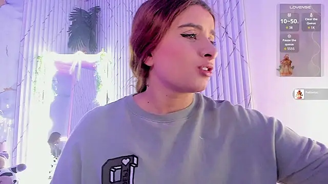 Naomy tay1 online show from April 11, 3:00 am