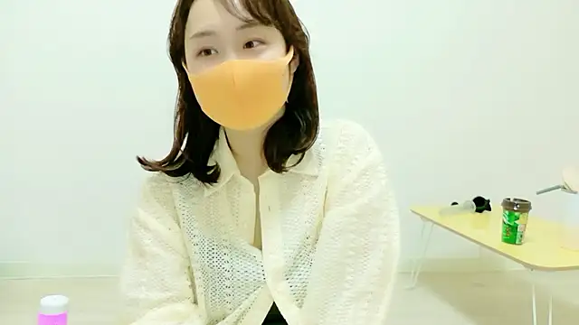 Snapshot of RenaFcup chatting on April 14, 11:05 am RenaFcup online show from April 14, 11:05 am