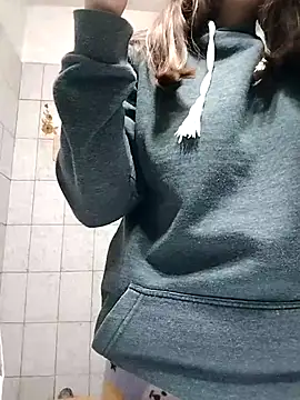 Snapshot of Auroraluna_- chatting on September 21, 9:05 pm Auroraluna - online show from September 21, 9:05 pm