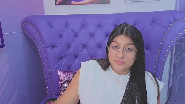 Snapshot of megann__up chatting on May 14, 7:09 pm megann up online show from May 14, 7:09 pm