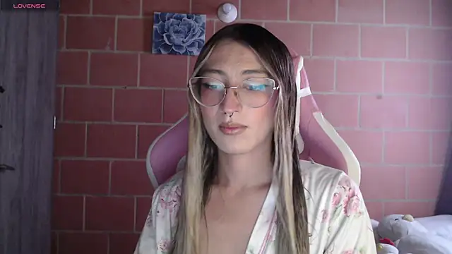 Andrea camilaaa online show from October 10, 1:43 pm