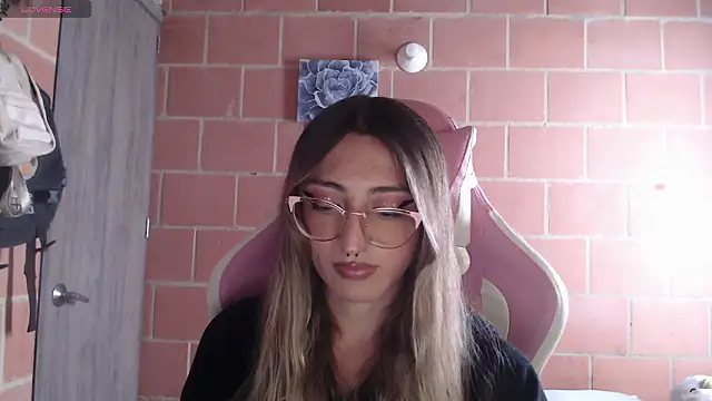 Andrea camilaaa online show from February 3, 2:22 pm