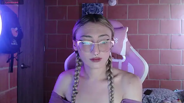 Andrea camilaaa online show from March 26, 5:40 pm