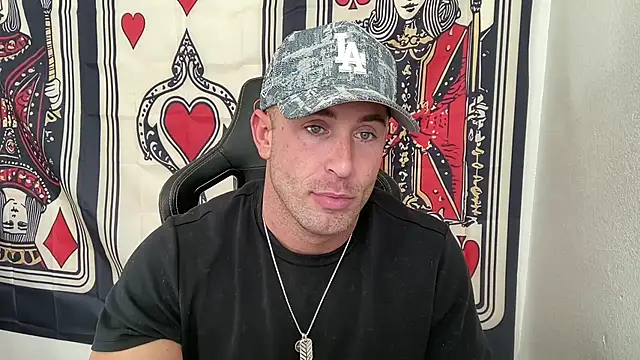 brettmycles28 online show from November 29, 5:05 pm