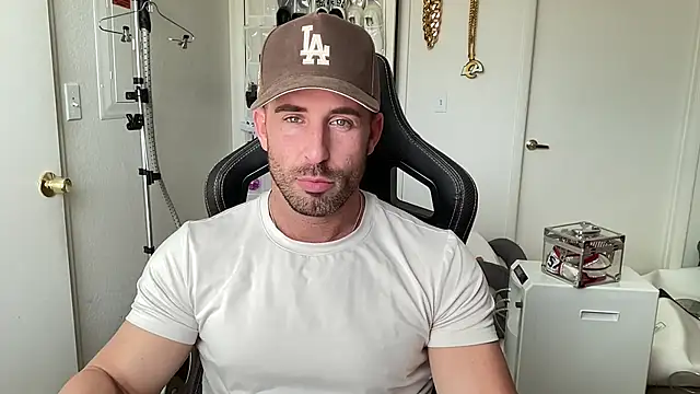 Snapshot of brettmycles28 chatting on July 12, 5:48 pm brettmycles28 online show from July 12, 5:48 pm