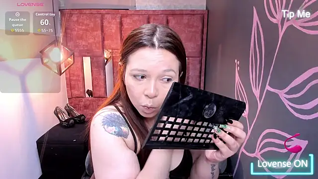 Isa Thompson   online show from October 8, 12:03 pm