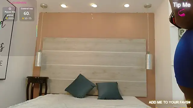 AlexandraCambell online show from April 18, 7:58 pm