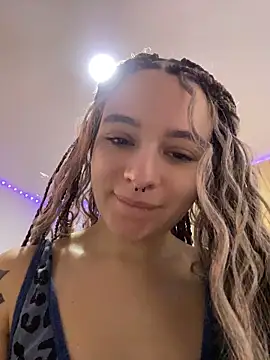 karla-thomsom10 online show from April 15, 6:37 pm