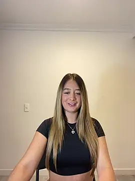 Snapshot of Zara_Ross chatting on July 14, 3:00 am Zara Ross online show from July 14, 3:00 am