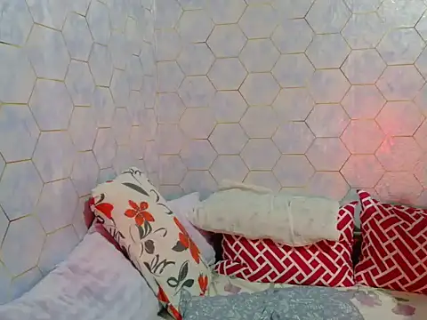 Snapshot of cherrymoves chatting on March 24, 12:37 am cherrymoves online show from March 24, 12:37 am