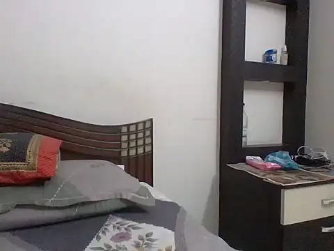 Snapshot of anu-anu2002 chatting on April 2, 9:07 am anu-anu2002 online show from April 2, 9:07 am