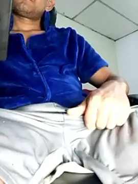 Snapshot of Bosssweet22cm chatting on January 9, 2:03 am Bosssweet22cm online show from January 9, 2:03 am