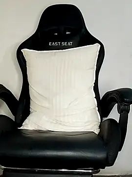 Snapshot of Bosssweet22cm chatting on February 14, 8:05 pm Bosssweet22cm online show from February 14, 8:05 pm