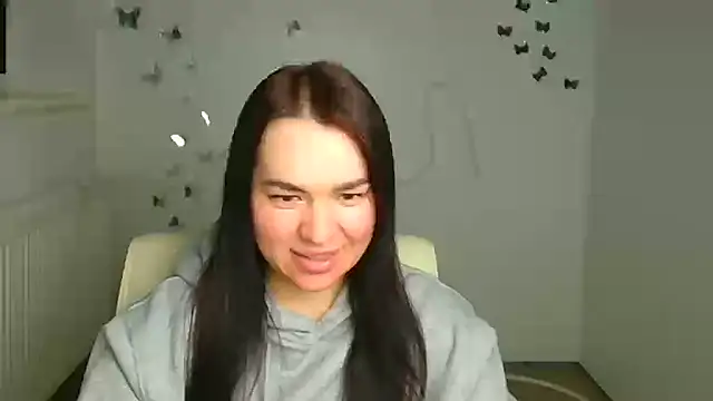 Lola Saymyname online show from April 10, 1:16 pm