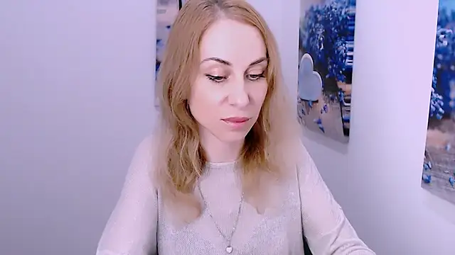 Snapshot of Create_your_own_sun chatting on November 9, 2:15 pm Create your own sun online show from November 9, 2:15 pm