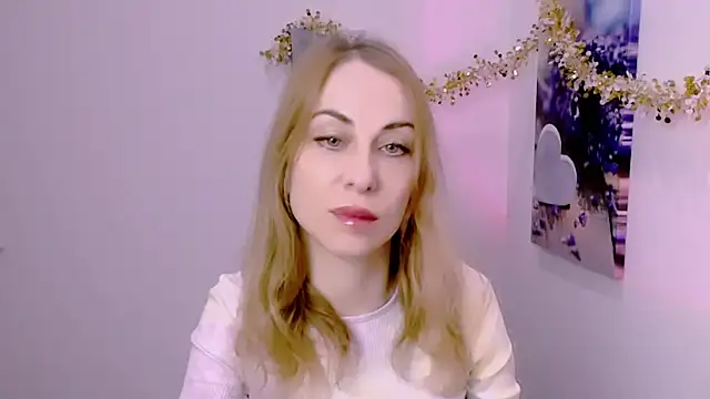 Snapshot of Create_your_own_sun chatting on December 20, 1:40 pm Create your own sun online show from December 20, 1:40 pm