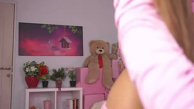 Snapshot of ZariaVera chatting on November 18, 7:18 pm ZariaVera online show from November 18, 7:18 pm