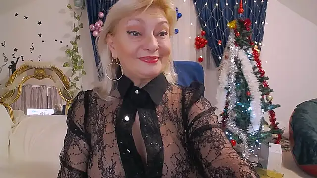 Snapshot of HypnotikCate chatting on December 27, 7:24 pm HypnotikCate online show from December 27, 7:24 pm