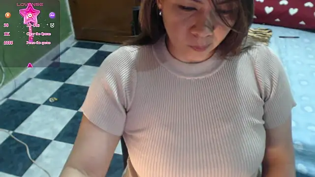 hiilarybrown online show from March 15, 1:33 am