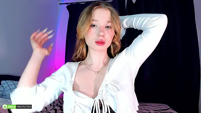 Snapshot of hey_tyankaa chatting on May 1, 11:09 pm hey tyankaa online show from May 1, 11:09 pm
