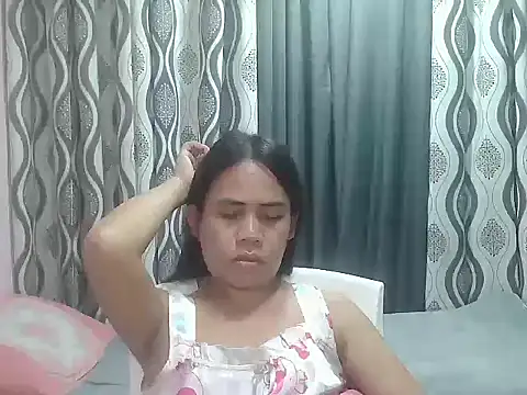 Snapshot of exoticpinay_dolly chatting on May 16, 1:13 am exoticpinay dolly online show from May 16, 1:13 am