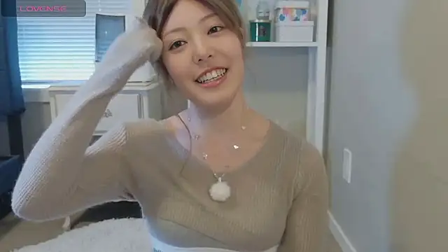 Snapshot of Nana_with chatting on February 7, 8:01 pm Nana with online show from February 7, 8:01 pm