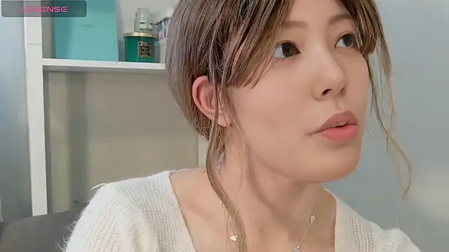 Snapshot of Nana_with chatting on February 15, 9:11 pm Nana with online show from February 15, 9:11 pm