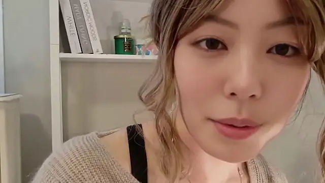 Nana with online show from March 21, 8:01 pm
