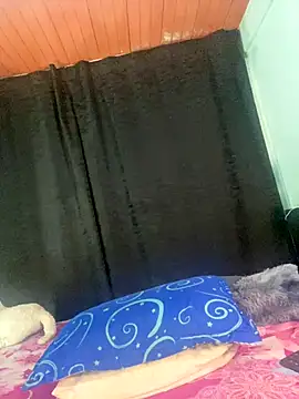 EVAH LEE  online show from December 3, 4:31 am