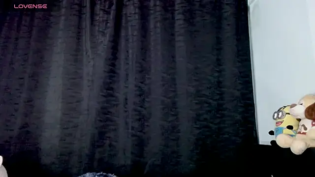 EVAH LEE  online show from April 16, 2:01 am