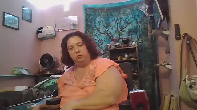 lil-gemini-hippy online show from April 17, 3:09 am