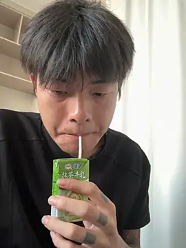 Snapshot of junjun1189 chatting on July 13, 8:06 am junjun1189 online show from July 13, 8:06 am