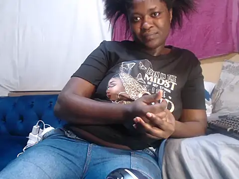 Snapshot of CandyMayaxx2 chatting on April 29, 5:06 pm CandyMayaxx2 online show from April 29, 5:06 pm