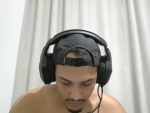 Snapshot of BAGHEERAPGG chatting on September 22, 2:13 am BAGHEERAPGG online show from September 22, 2:13 am