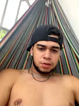 Snapshot of enzo_vittale03_ chatting on September 20, 7:15 pm enzo vittale03 online show from September 20, 7:15 pm