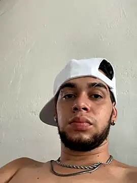 Snapshot of enzo_vittale03_ chatting on September 22, 8:44 pm enzo vittale03 online show from September 22, 8:44 pm