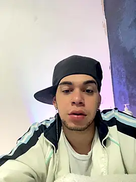 Snapshot of enzo_vittale03_ chatting on January 6, 3:16 pm enzo vittale03 online show from January 6, 3:16 pm