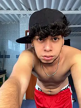 Snapshot of enzo_vittale03_ chatting on January 11, 6:57 pm enzo vittale03 online show from January 11, 6:57 pm