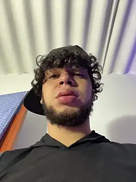 Snapshot of enzo_vittale03_ chatting on February 12, 6:25 pm enzo vittale03 online show from February 12, 6:25 pm