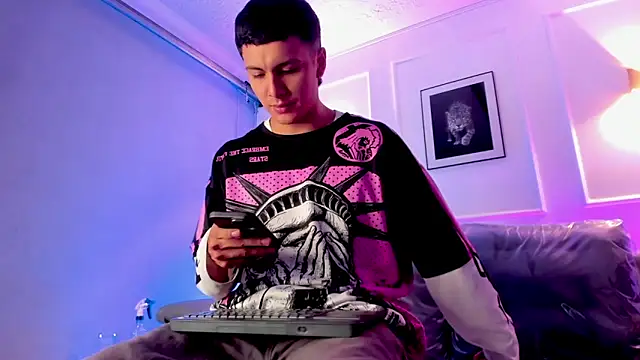 Leo santoro online show from April 18, 1:48 pm