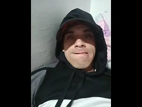 alex-golden online show from November 29, 2:14 am