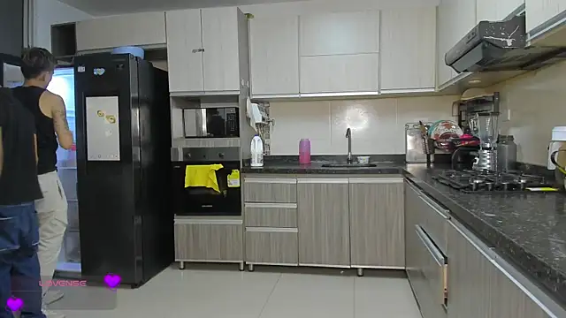 Bisexlifehot   online show from February 11, 11:10 pm