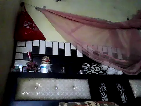 ursdreamperson online show from February 9, 4:11 pm