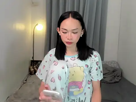 Snapshot of Mysterious_tgirl chatting on April 19, 10:14 am Mysterious tgirl online show from April 19, 10:14 am