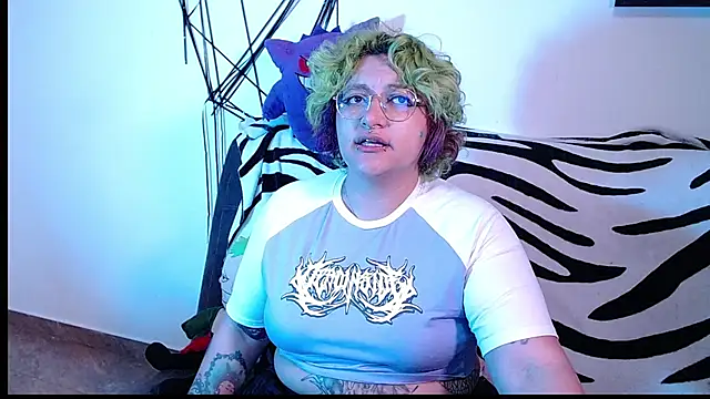 XxGreenGoodxX online show from March 8, 11:30 pm