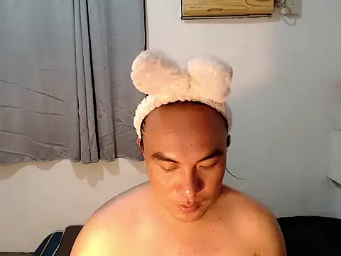 asianayumi online show from April 1, 1:41 pm