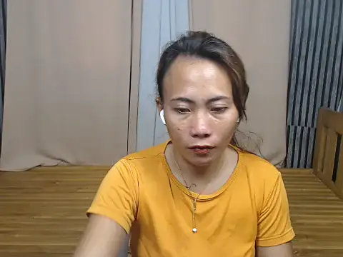 joanpetite online show from October 30, 12:01 am