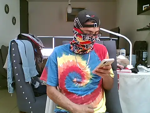 Jaleale33 online show from April 21, 6:34 pm